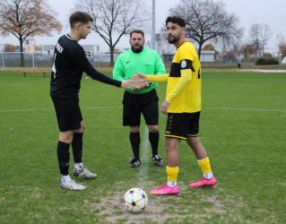Shake Hands vor Spielbeginn