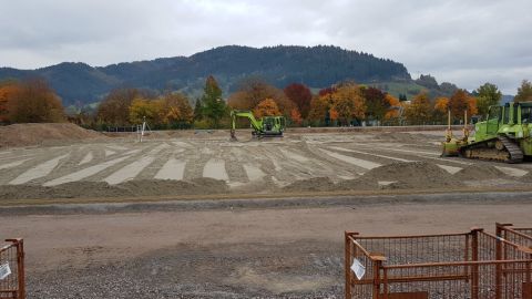 Das Spielfeld wird eingesandet