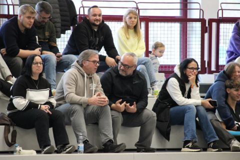 Interessierter Zuschauer und gefragter Gesprächspartner: Regierungspräsident Carsten Gabbert, vorne 2.v.l.