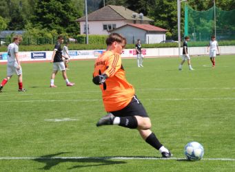 Torhüter David Zagermann beim Abstoss