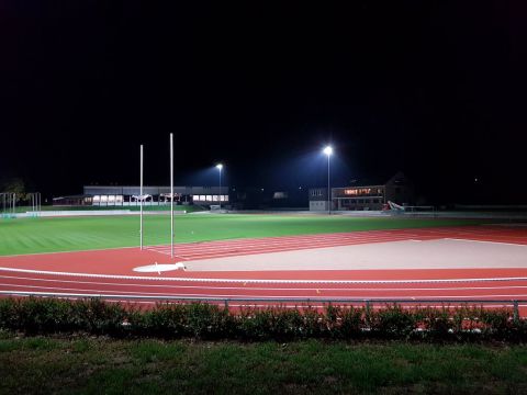 ...der große Moment: Das Stadion erstrahlt für einen kurzen Moment im Scheinwerferlicht