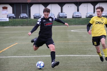 Daniel Schwarz ist durch und erzielt das 5:0