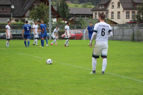 Auch diese Freistoßauflage von Julian Moser (6) für David Favara (nicht im Bild) verpuffte an diesem Tage im Nichts.