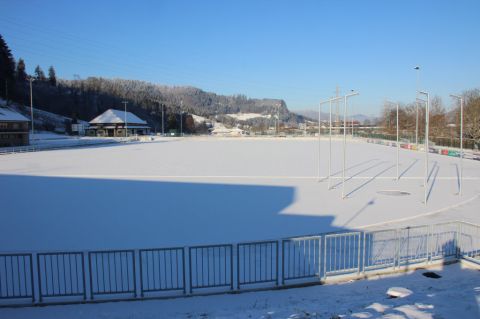 Das Spielfeld in der Sonne (2)