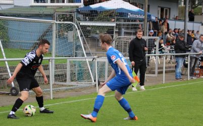 Torschütze Mark Bork beim Warten auf die Lücke