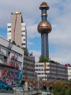 HP-20250915-AH-Wien-Fahrt-auf-Donaukanal-Müllverbrennungsanlage-Hundertwasser-03-1024.jpg