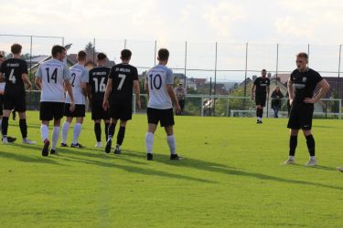 Aufreihen am gegnerischen Strafraum für einen Freistoß von Benni Bruckner