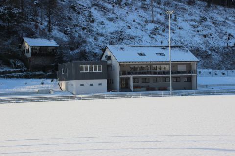 Clubhaus, Anbau und die Heiss'sche Villa im Schnee