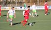 Aykut Keles treibt den Ball in die gegnerische Hälfte.
