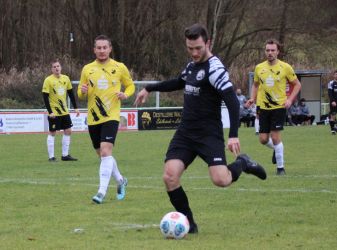 ... denn mit dem Zuspiel in die Gasse auf Simon Lehmann bringt er diesen in die optimale Abschlussposition, ...