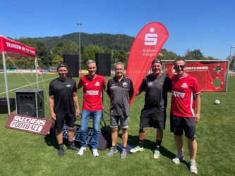 Die Macher: von links: Dominik Hertlein (Organisation), Carlo Carosi (Sponsor Sparkasse), Jürgen Philipp, Bernd Voss, Marco Fritzsche (Organisation)
