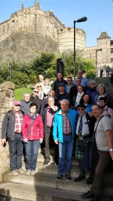 Die Truppe kurz vor der Burg-Erstürmung.