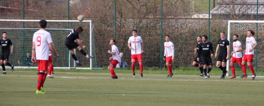 Torschütze Mario Braig macht auch beim Kopfball eine gute Figur